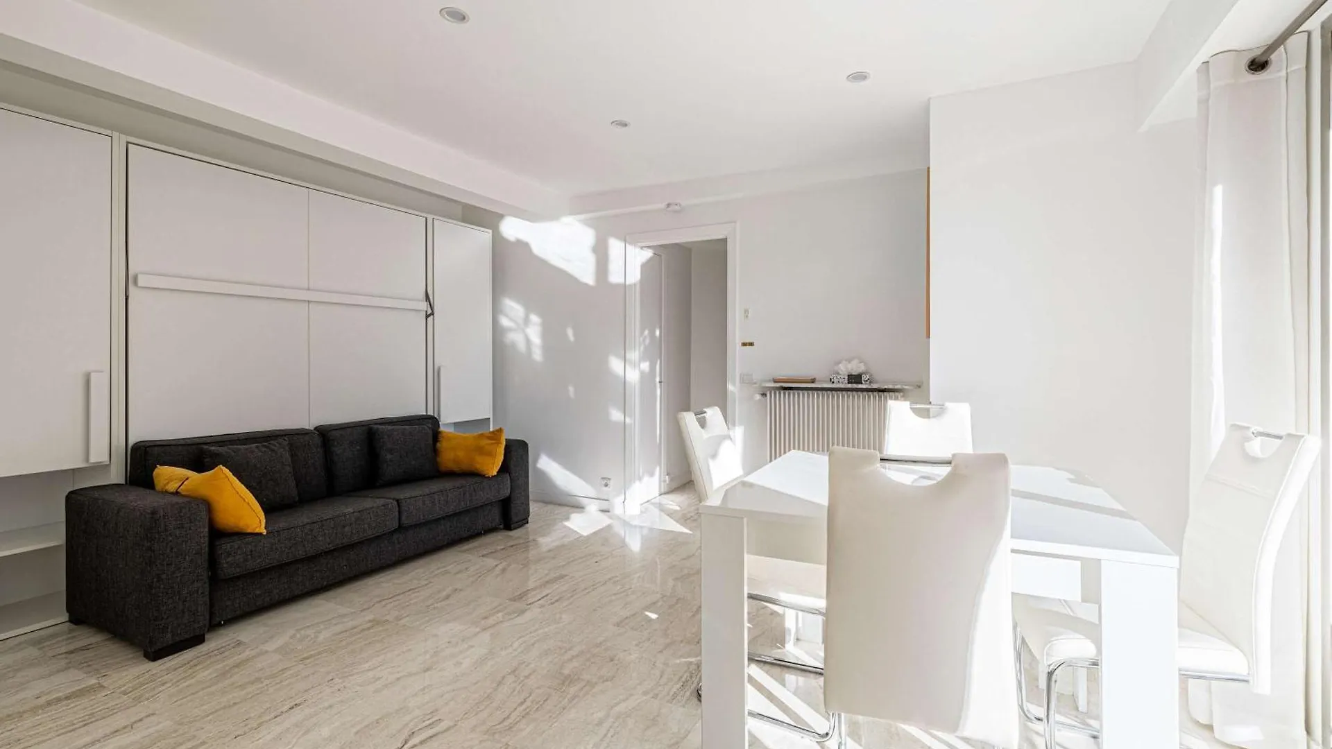 Apartment Le Louis Blanc Avec Balcon En Plein Centre-Ville Cannes