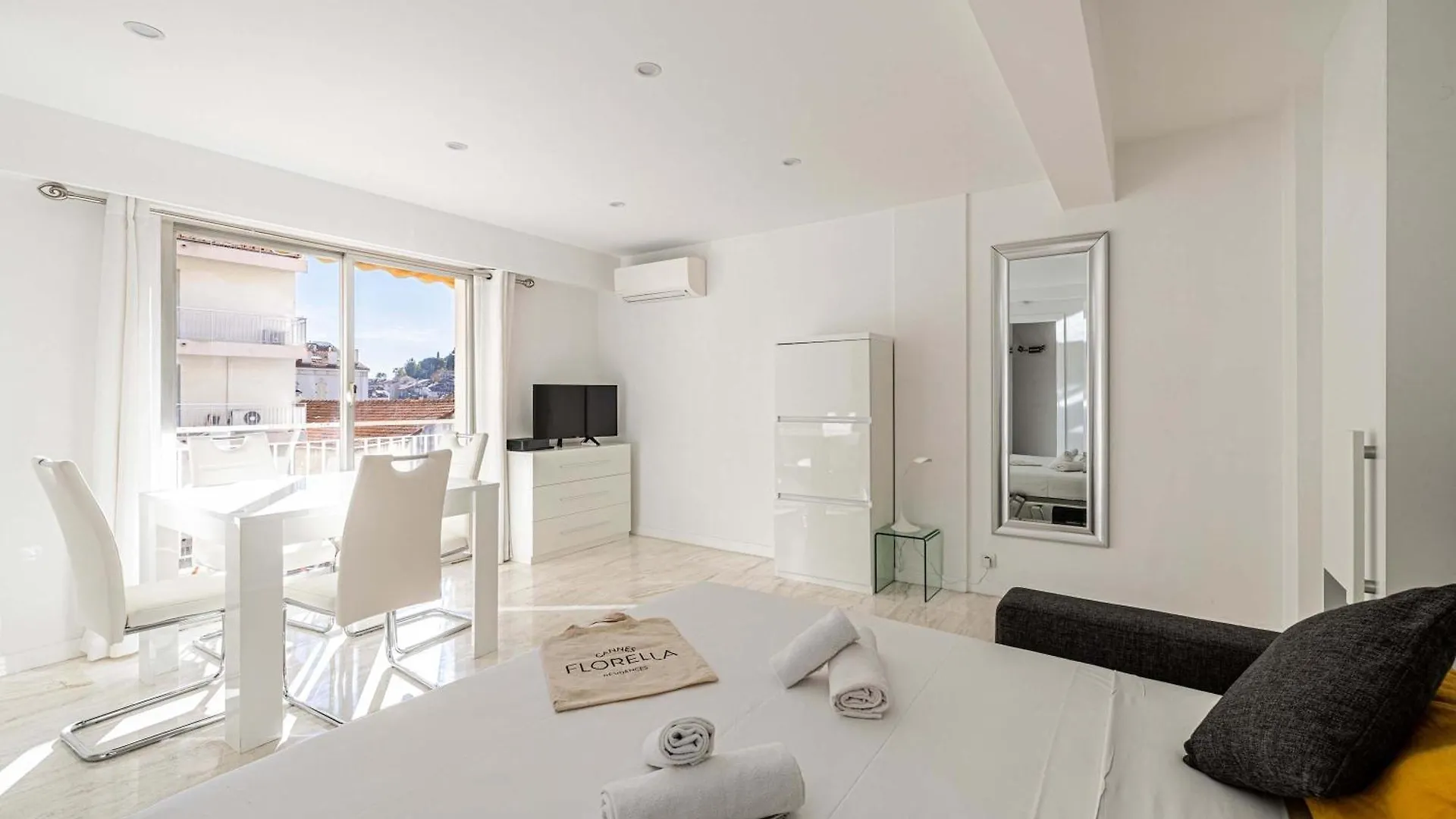 Le Louis Blanc Avec Balcon En Plein Centre-Ville Apartment